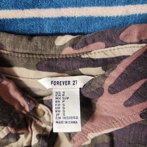 Forever 21 lightweight long-sleeved camo